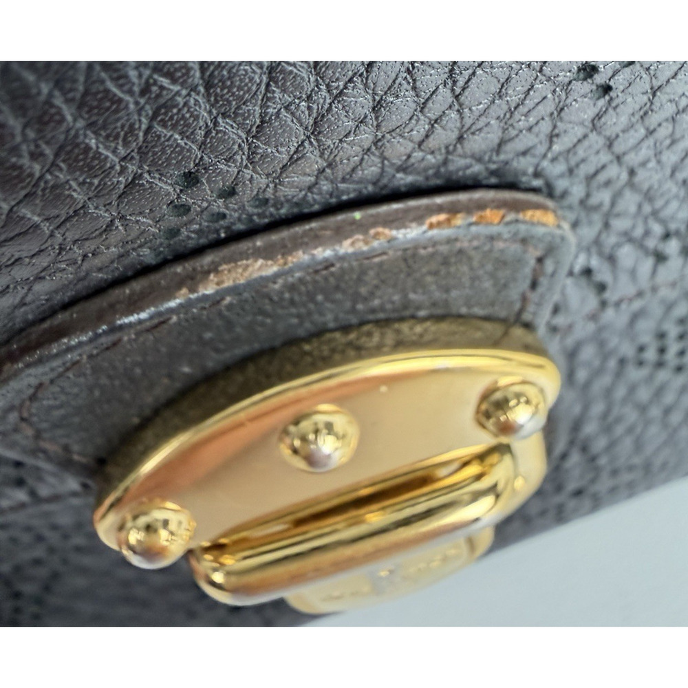 Louis Vuitton Mahina Amelia Wallet Textured Leather & Gold-tone PushLock K1 - Picture 9 of 16